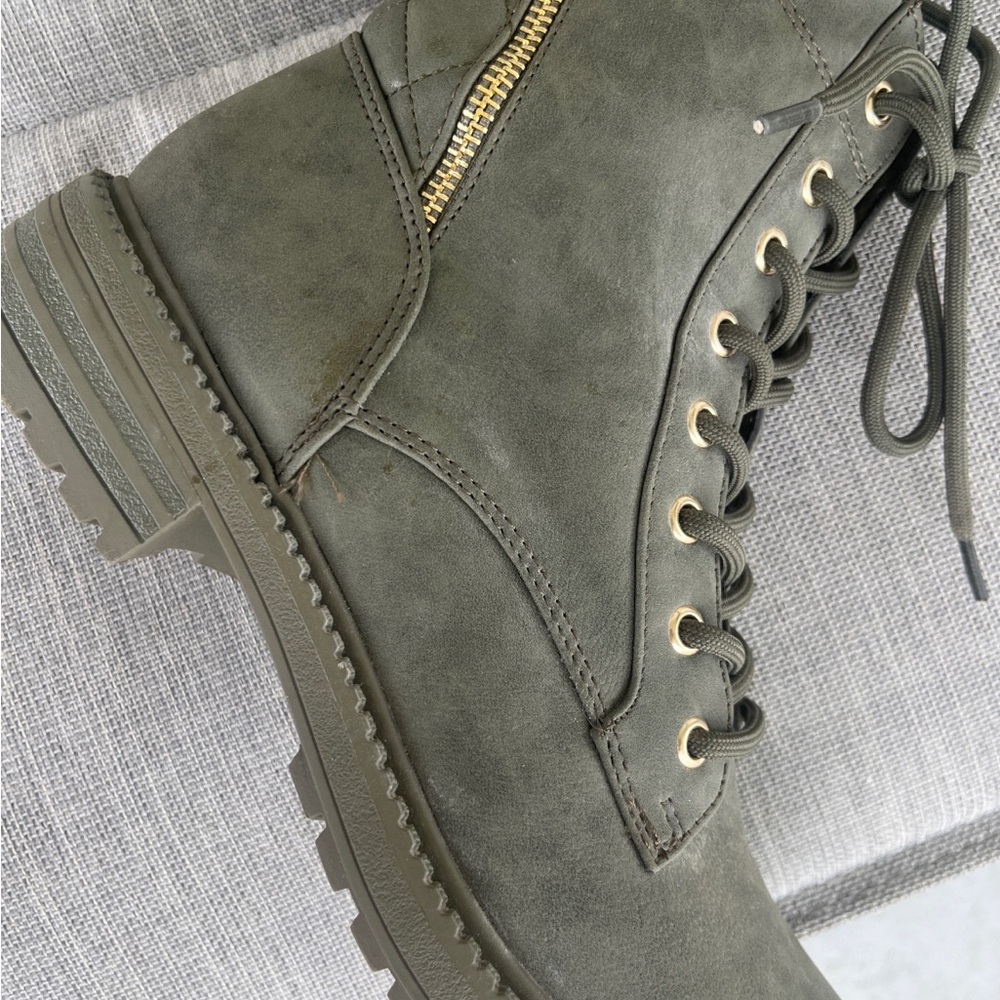 Brand New, Guess Boots - Picture 4 of 4